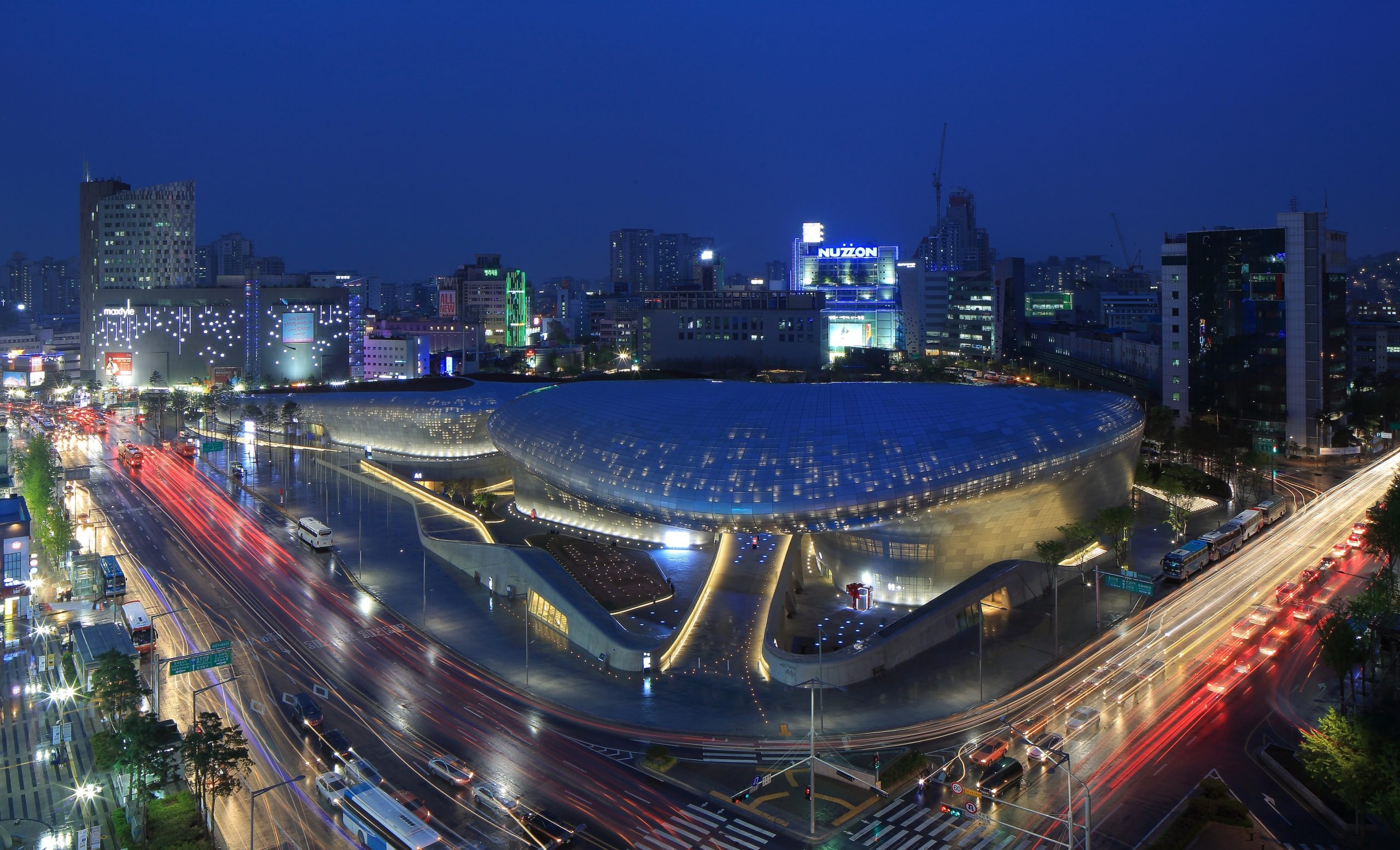 Dongdaemun Design Plaza - công trình tiêu biểu của phong cách kiến trúc Hậu hiện đại